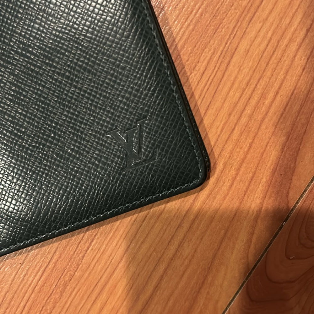 Louis Vuitton Green Leather Wallet - Picture 2 of 8